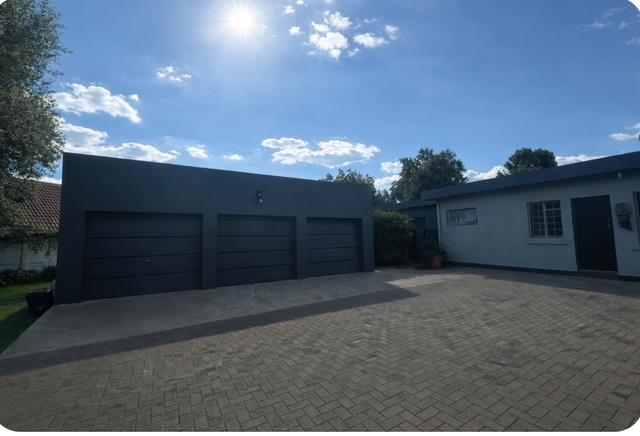 6 Bedroom Property for Sale in Dan Pienaar Free State